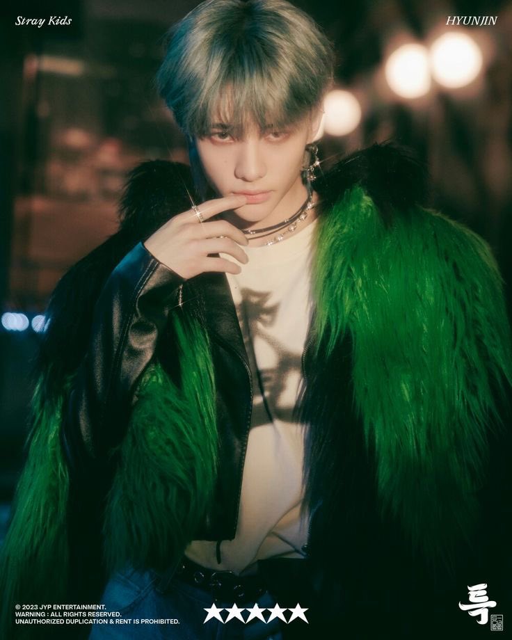 ‘Rush’ by Troye Sivan (ft. Hyunjin from Stray Kids and PinkPantheress) will be releasing August 31 at 1PM KST! 

PRE-SAVE NOW: link.fans/rush-pph-pre-s… 

<a href="/Stray_Kids/">Stray Kids</a> #StrayKids #스트레이키즈 #Hyunjin #현진