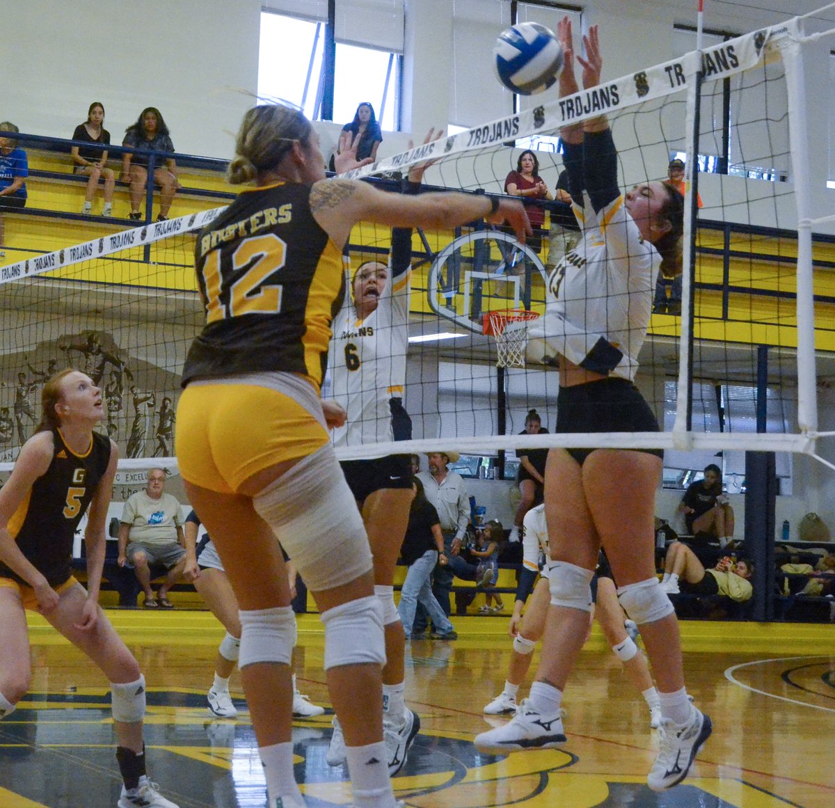 TSCATHLETICS's tweet image. Trojan Volleyball went 3-1 this past weekend at the SOCO Classic. They head to Amarillo, Texas this coming weekend for games at the First Bank Southwest Tournament #TrojanProud #Unity99