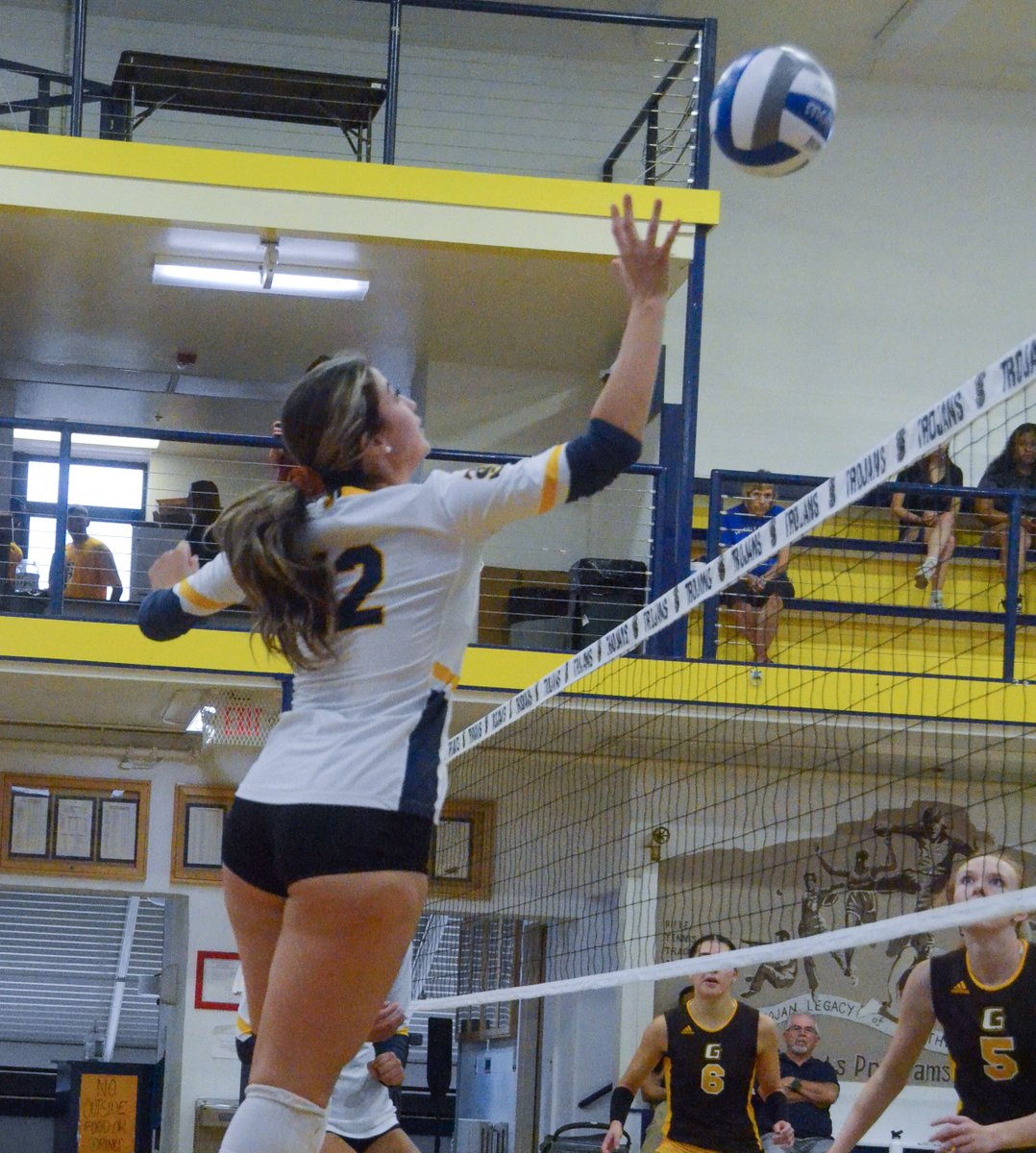 TSCATHLETICS's tweet image. Trojan Volleyball went 3-1 this past weekend at the SOCO Classic. They head to Amarillo, Texas this coming weekend for games at the First Bank Southwest Tournament #TrojanProud #Unity99