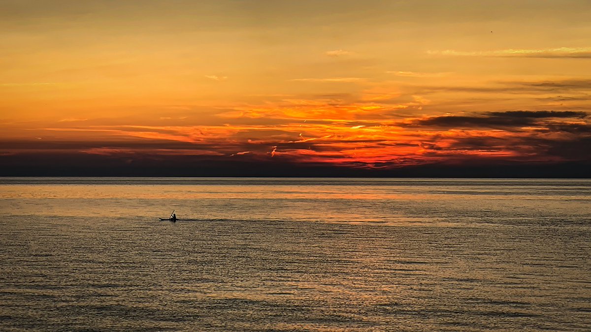 sunset #voyage ☀️
@thephotohour #lakehuron