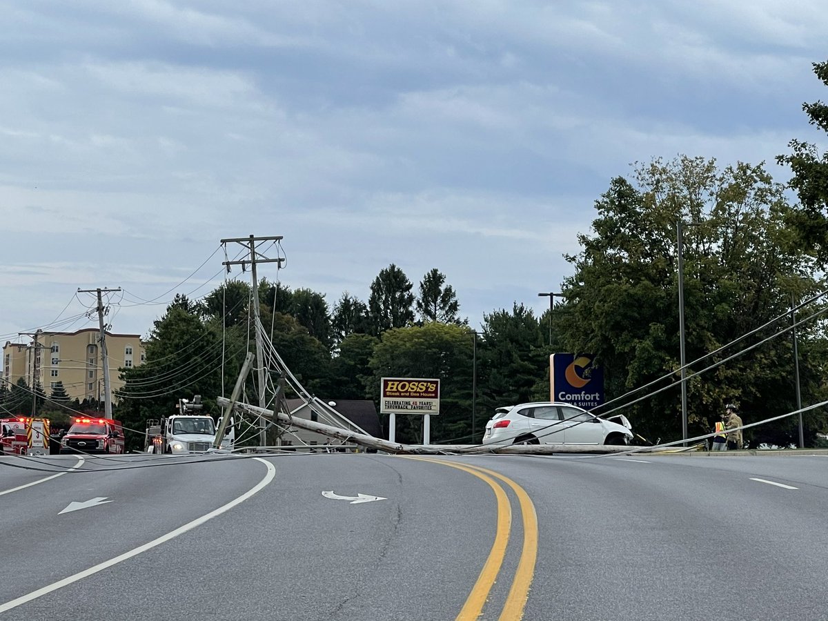 RichlandFire's tweet photo. ****TRAFFIC ALERT****

Theatre Dr. is closed between Town Centre Dr and Eisenhower Blvd due to a vehicle accident with live wires down. Please avoid the area. https://t.co/R5q5KRVO0O