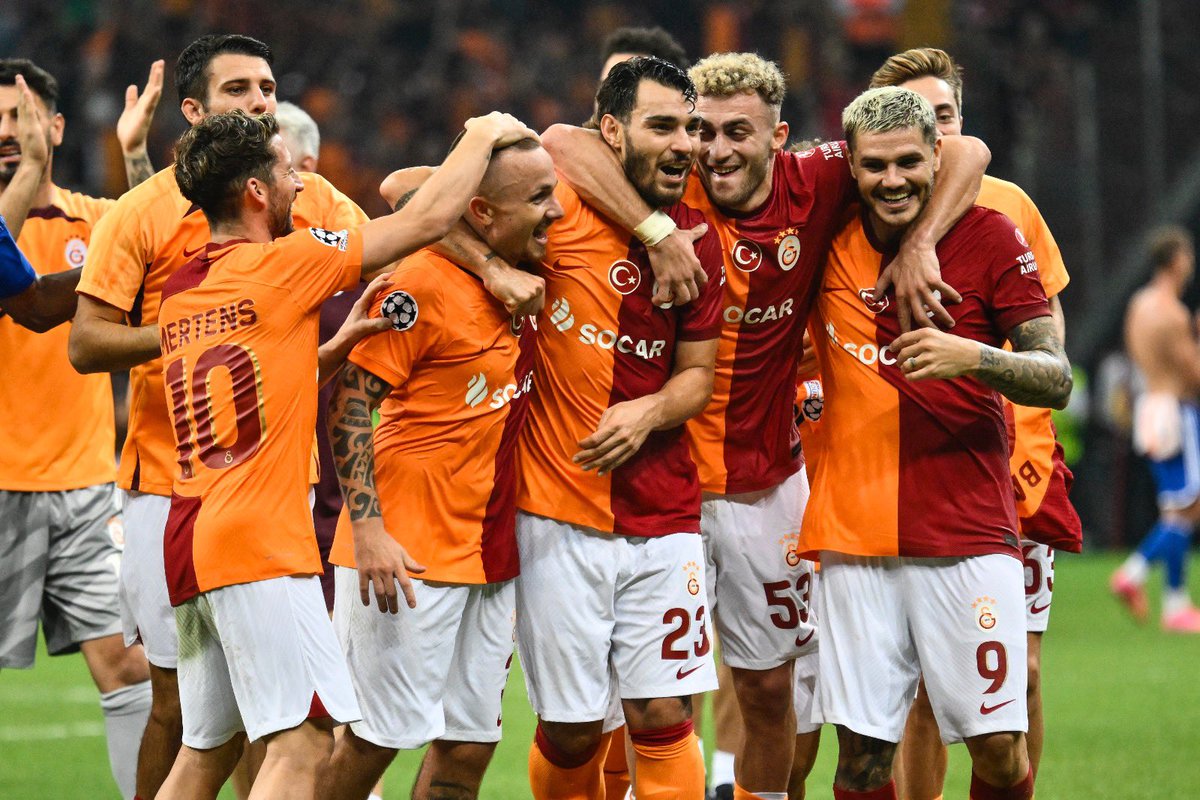 GalatasaraySK's tweet photo. 🏆 TEKER TEKER GEÇTİK TURLARI! 💛❤️

#GSvMOL #UCL https://t.co/fcsL44kXHb