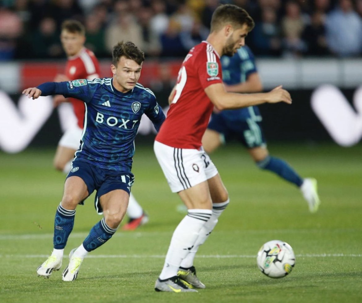 Don’t want the penalty miss to overshadow Shackleton’s performance

Outstanding again today, didn’t stop all game right across the pitch. Great player to have in the squad who always gives his all!👊 #LUFC