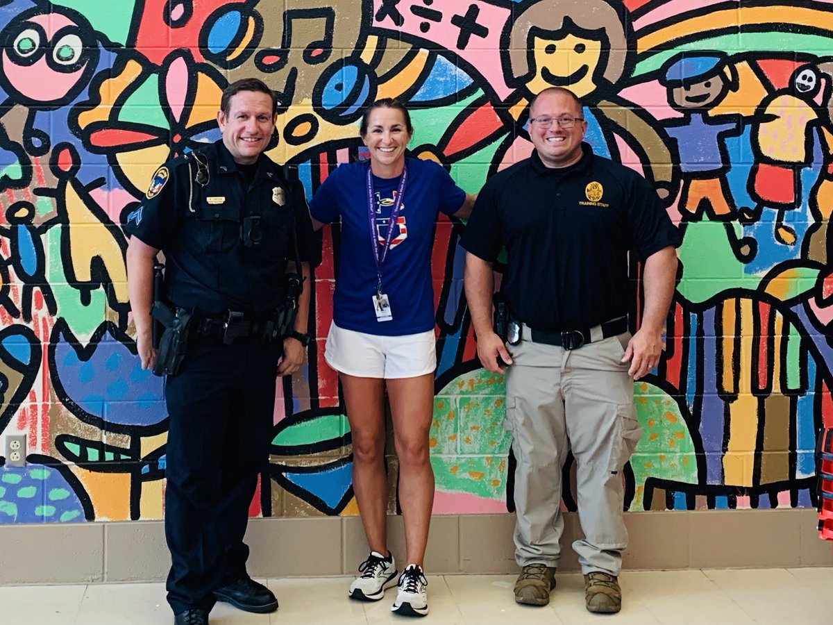 CoachRossBG_PE's tweet photo. PE fun @PBC_Elementary with guest PE stars Officer Simpson &amp; Sergeant Hogue! They worked hard at Hula Bumper Car Tag &amp; Capture the Flags!! https://t.co/WIiaB9HFt8