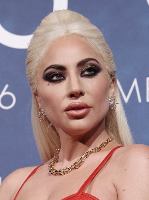 georgegriffiths's tweet photo. lady gaga tried to investigate charli xcx unfollowing rina sawayama — “i looked for evidence” https://t.co/I25P0zyqM8
