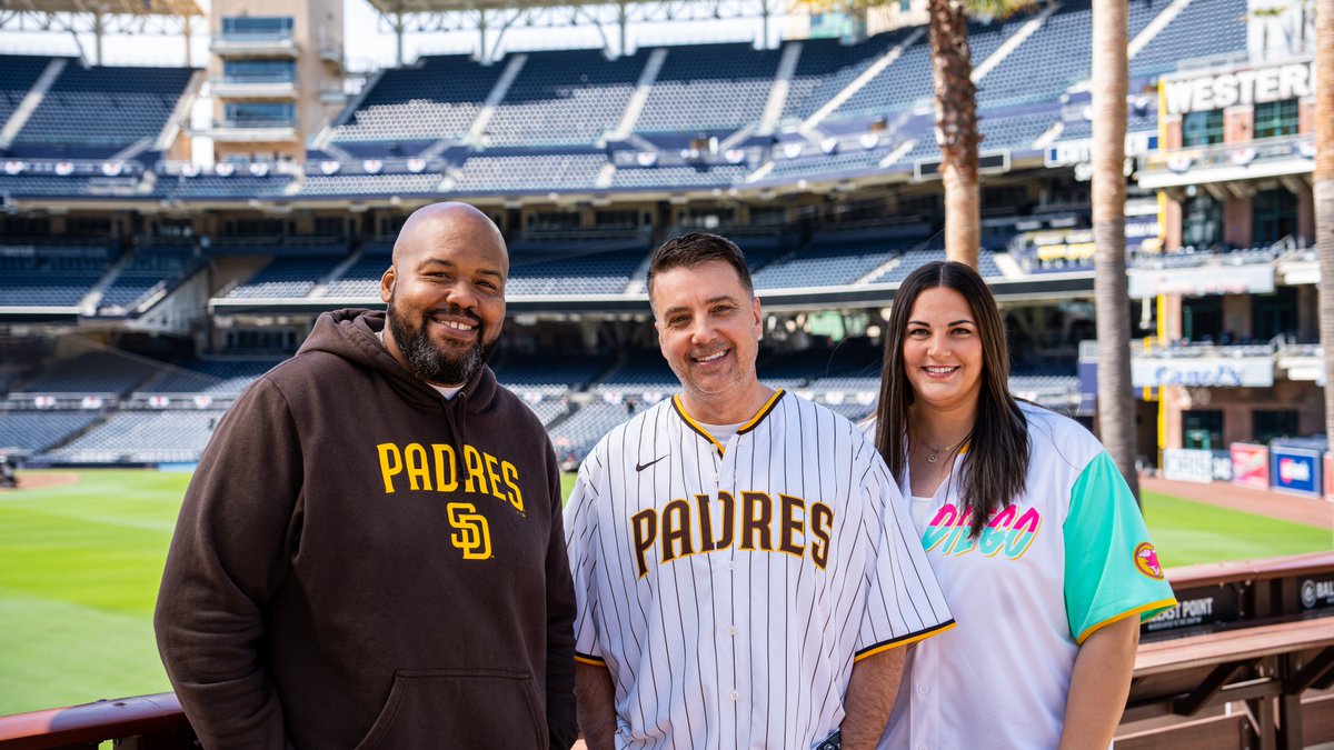 Z903's tweet image. Let's rally for our @Padres! 🤎💛

The Padres are taking on the SF Giants, and they need YOUR cheers to secure the win! The #HeyMorton crew has got your back with tickets all week long! Tune in every morning for your chance to win tickets to the games! ⚾️

#GoPadres
