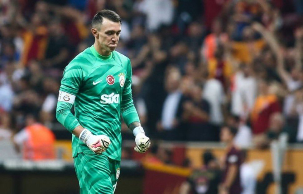 UAdanbiri's tweet photo. "Bugün Muslera'sı olan kazandı." https://t.co/YhdhDJLIKO
