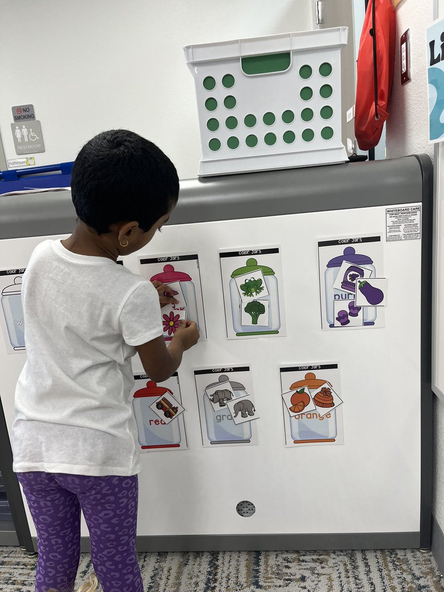 So grateful for these magnetic whiteboards at @PISDCalhoun!! Look at the color sorting in math and science center! The possibilities are endless. #PlayisLearning #prek