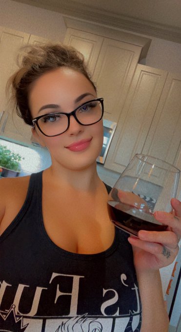 Game time !  Win a FREE year to my VIP site if you guess right !   Since I&rsquo;m so close to my due date<a href="/tag/onmfc"class="tags"><span>#onmfc</span></a>
