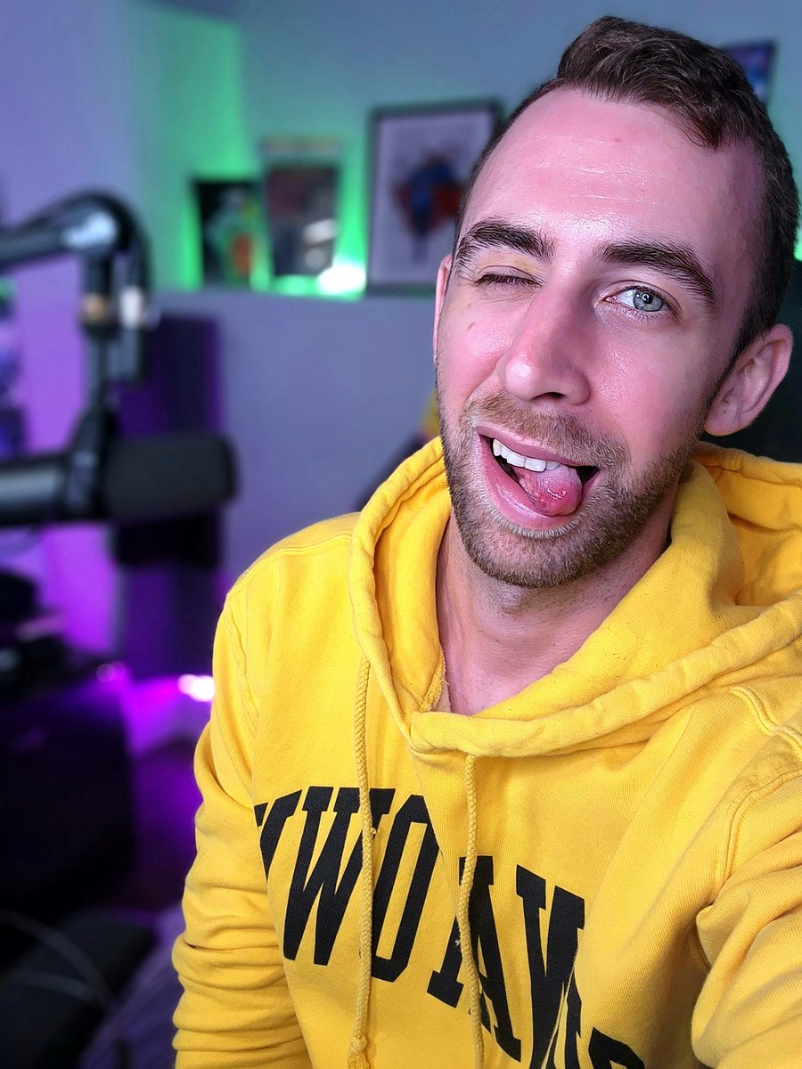 Live in a few minutes friends!!
We back on that souls like grind
Twitch.tv/isod0pe