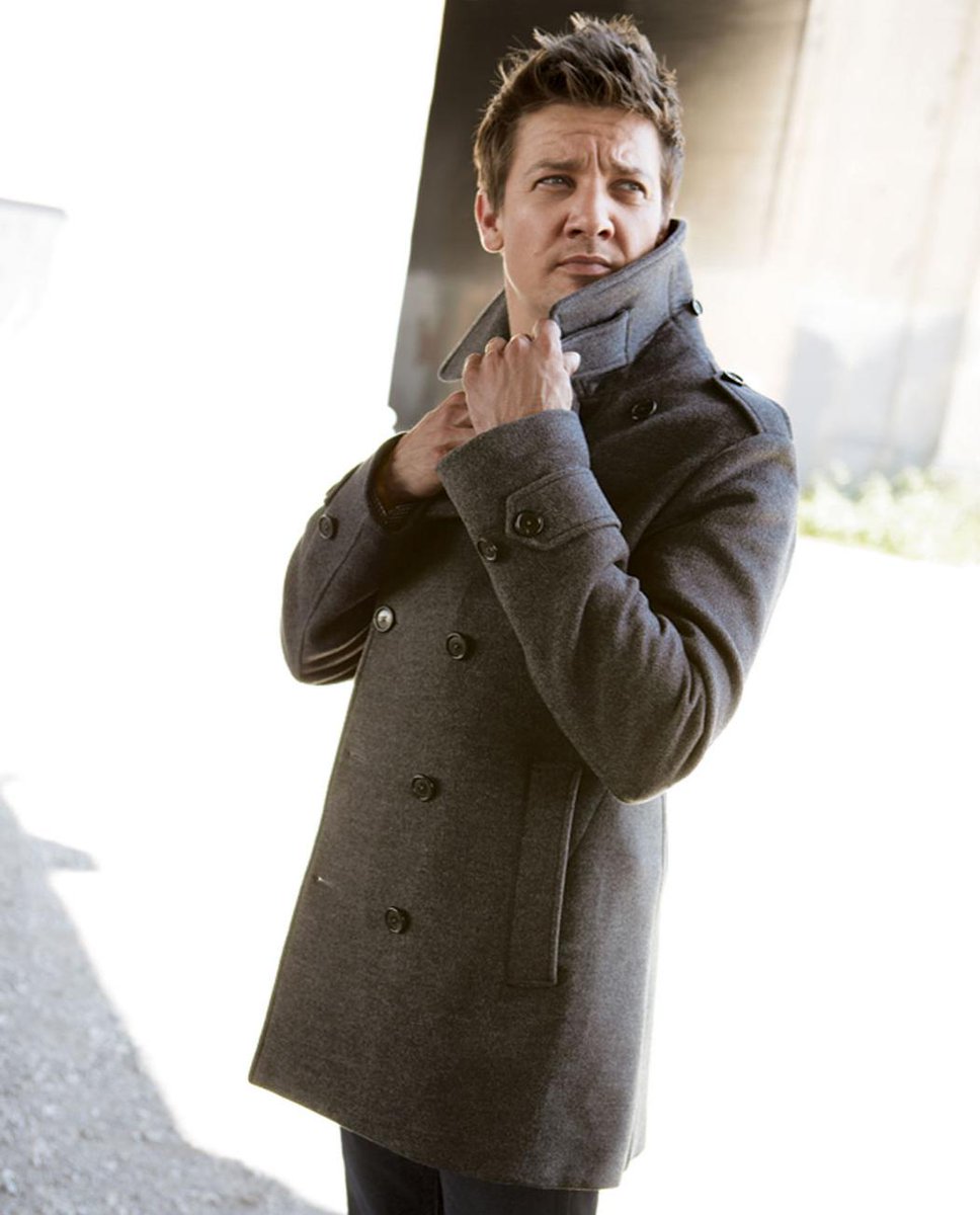 LisaStarbuck's tweet photo. Cold or heat? 😉
#jeremyrenner #unstoppable #loveandtitanium #Rennervations #hawkeye #clintbarton #mayorofkingstown #mikemclusky
#aaroncross #willbrandt #sweetgrassvodka #livefornow https://t.co/xHLXBK39fF