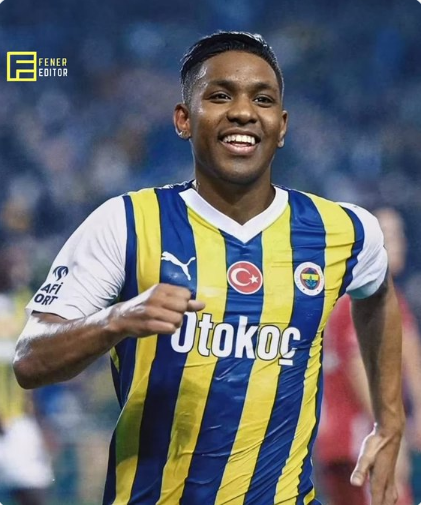 Fenerbahçe'nin transfer görüşmeleri yaptığı Alfredo Morelos, İstanbul'a geldi.

#Fenerbahce #AlfredoMorelos #SonDakika