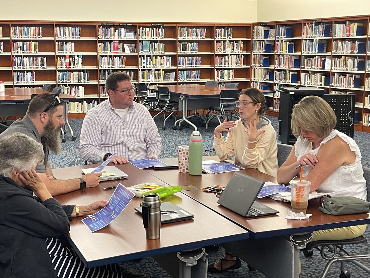 Elizabeth Brown tweet media