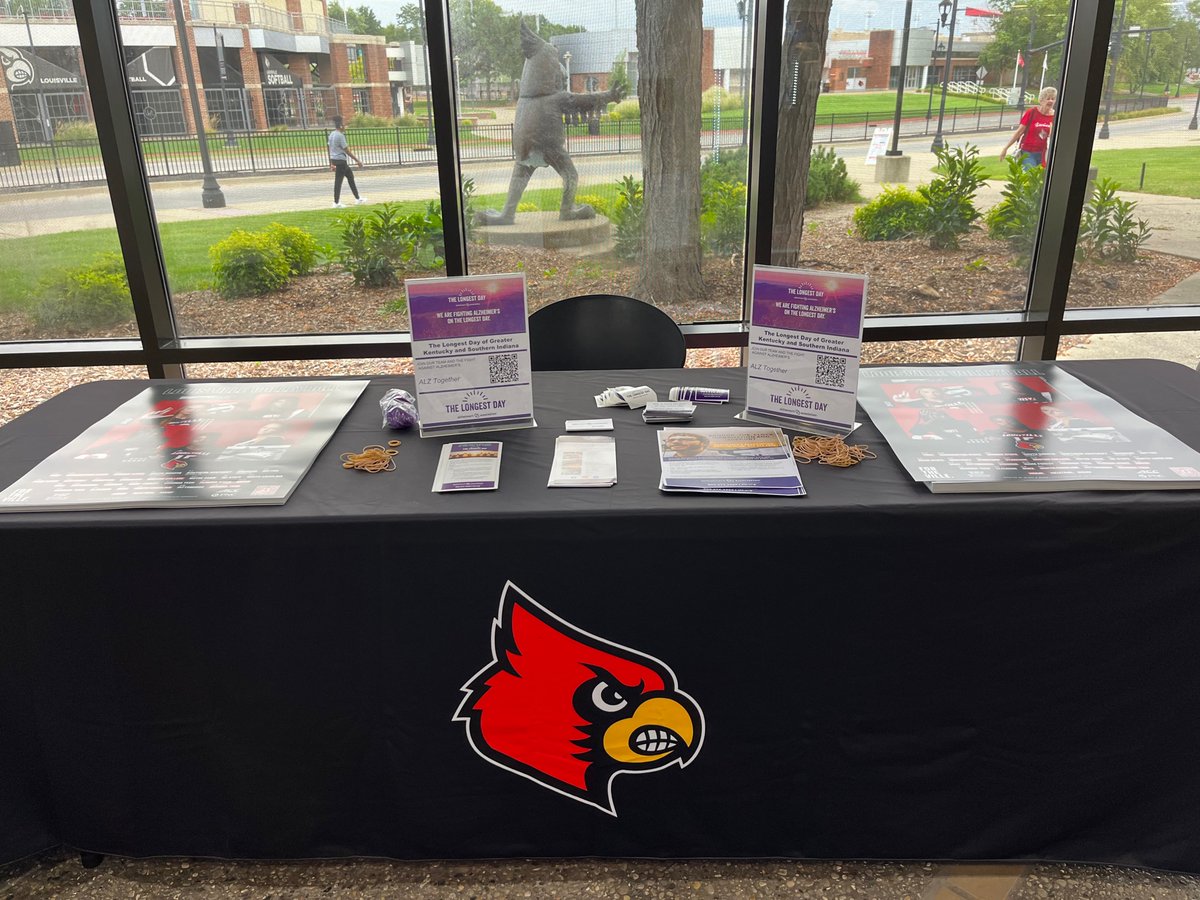 alzassociation's tweet photo. Thanks to @LouisvilleVB for hitting the court while raising funds and awareness in the fight to #ENDALZ! We know red is usually your color, but your pops of purple were aces. 🏐 #ALZTogether https://t.co/VBsaQ03Fmc