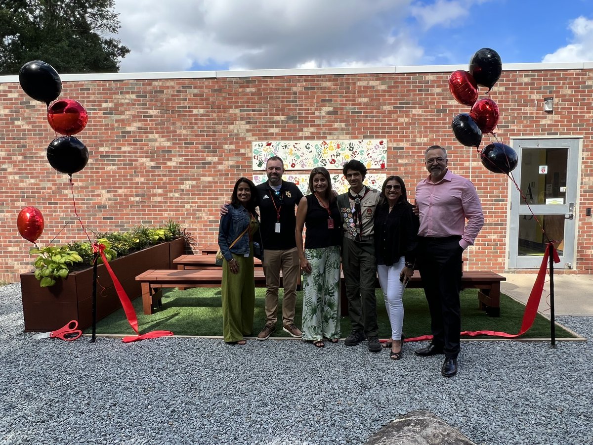 Mrs. Dino tweet media