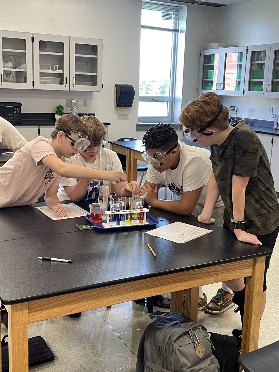 MannerClass's tweet image. First lab of the year so we can practice our lab safety expectations, working as a team, following directions, and cleaning up. Great job to everyone! @WSMSwolves #WeAreWentzville