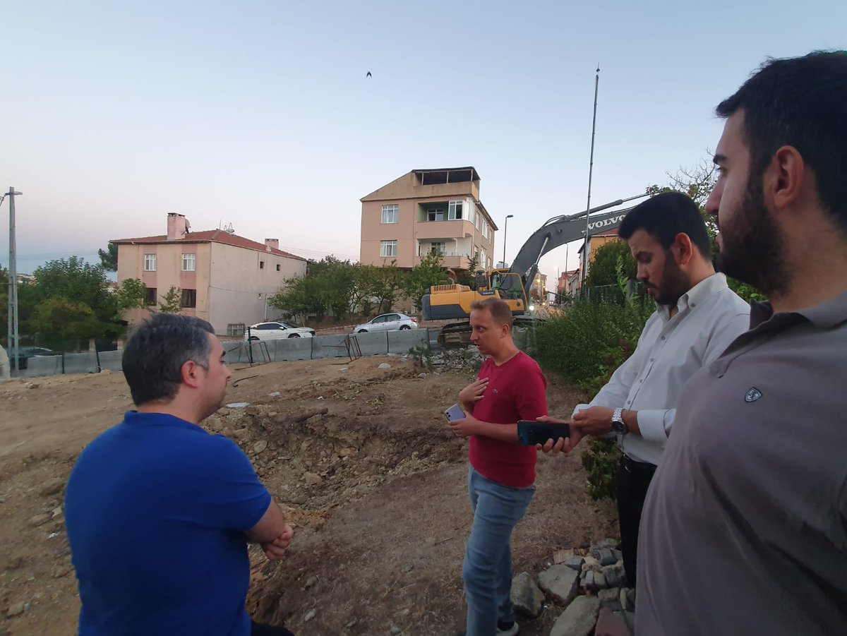 onurcingil's tweet photo. Bu akşam #Yavuztürk Yeşil Yamaç Sitesi sakinleri ile buluştuk.

İşgal edilen alanlarını, sökülen ağaçlarını konuştuk.

Bu konuda hukuki tüm sürece desteğimizi vereceğiz💪
#üsküdar https://t.co/WrjKuv7IQq