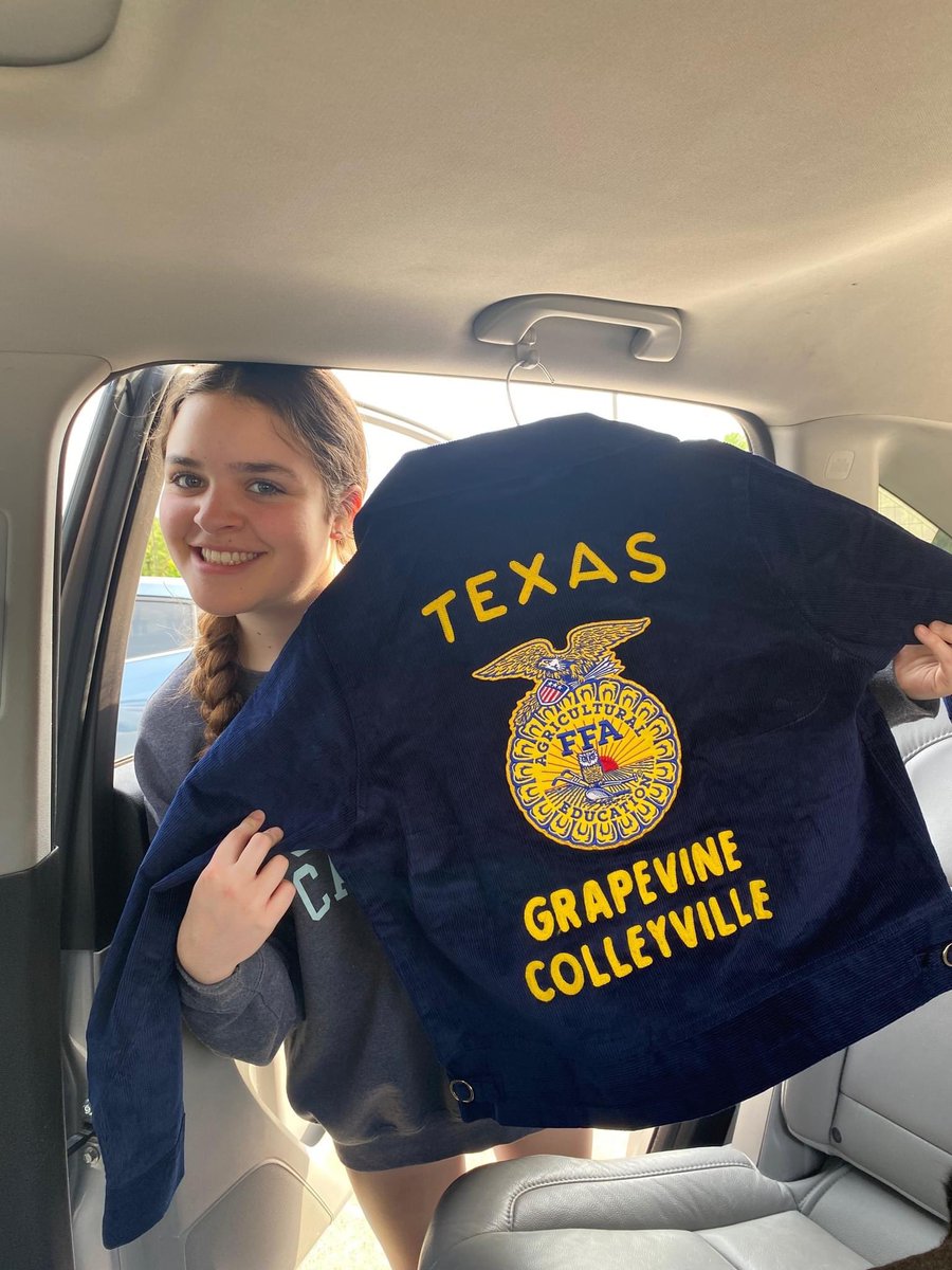 Meet our Secretary!
Hello, Olivia Wiley here! I am sophomore at CHHS and currently serving as the Secretary of GCFFA.
This is my 3rd year in FFA. I have shown pigs in the past, Toby, Rhino and Dyno. This year I have a heifer named Lola.