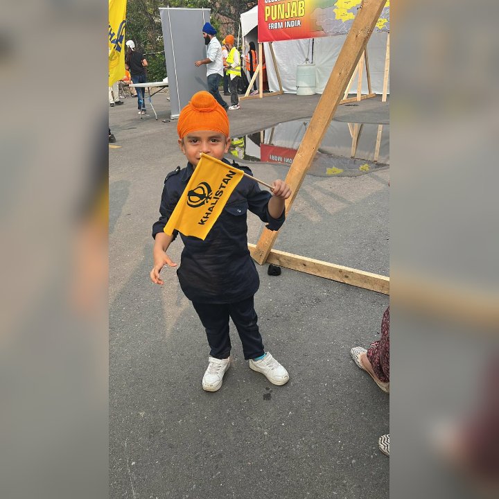 Dazjazleen's tweet photo. Every child deserves protection and care. The exploitation of even children for divisive agendas by #Khalistanis is unacceptable. You guys should be ashamed of yourselves π‘.
#ProtectOurChildren #PrioritizeHumanity
#ShameOnKhalistanis #NahiChahiyeKhalistan https://t.co/C827nvNwF9