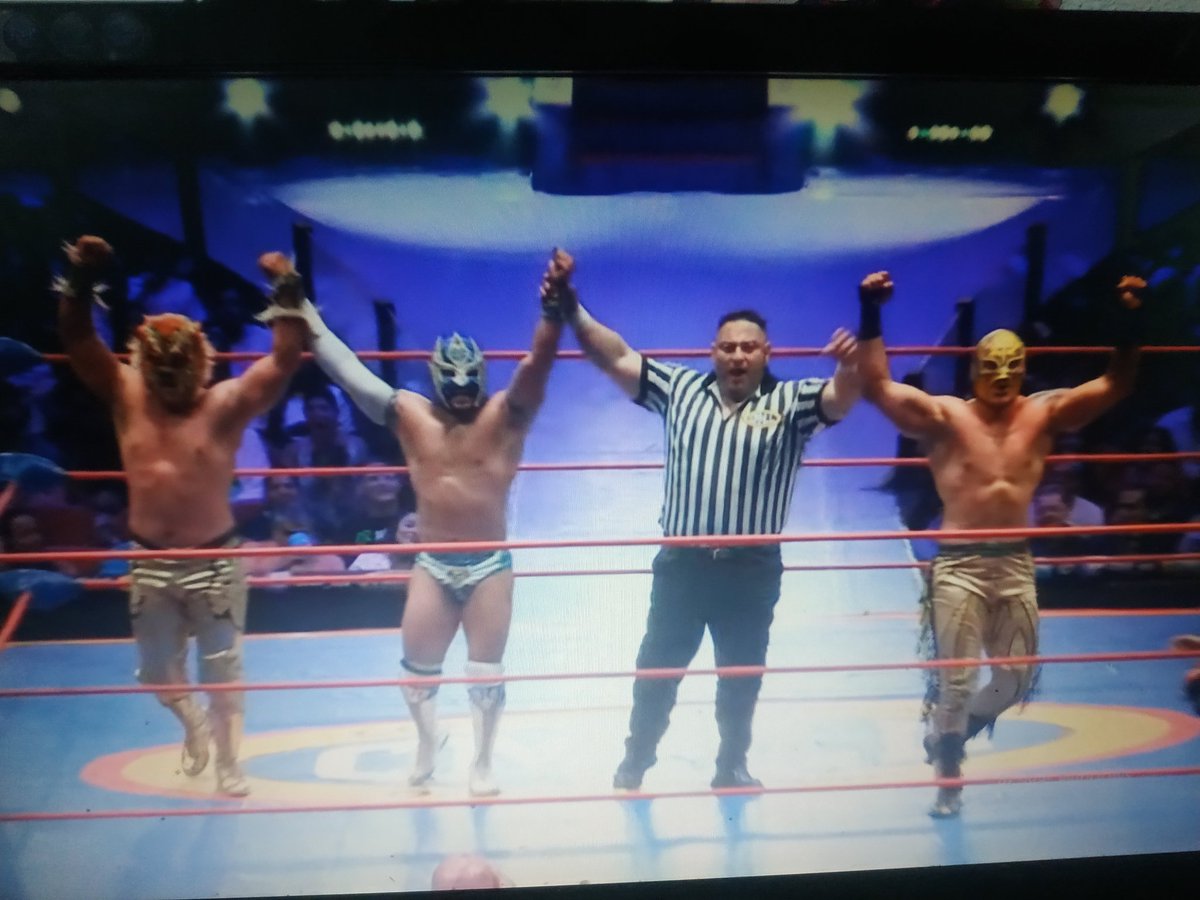 ¡Ganaron Los Depredadores! 😀
Rugido, Magia Blanca y Magnus, poco a poco van demostrando que están para cualquier reto 😊

#CMLL #MartesDeArenaMexico #LosDepredadores