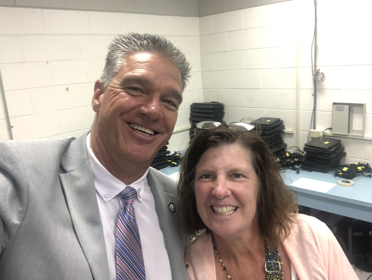 Steve_Basnight's tweet photo. Wow! @FirstFlightMiddle students were getting to know teachers, visualizing math, making educated estimates, creating heroes & smiles were as far as you could see! Not sure who was enjoying this more, students or teachers!
@Daretolearn_DCS
#DareToLearn
#targetedpurposefulspecific https://t.co/mu97nXTry4