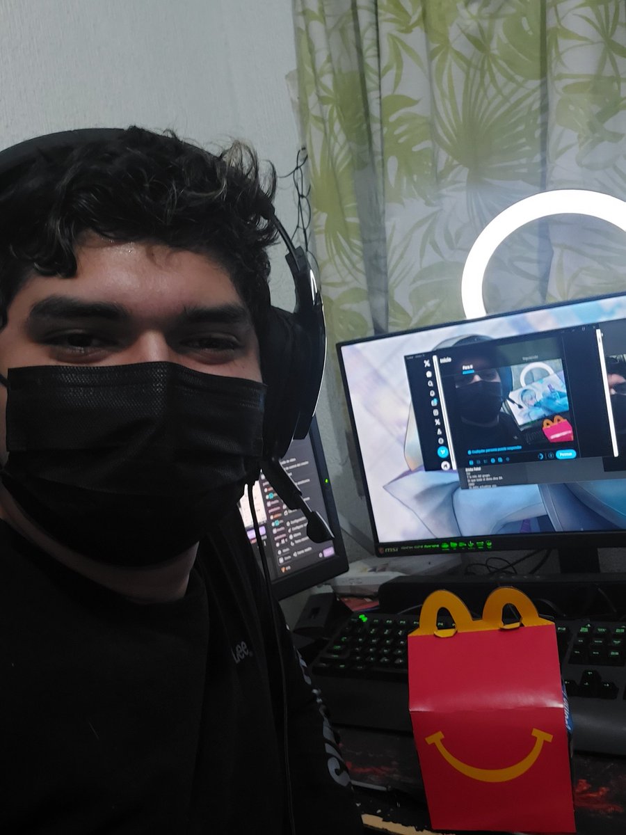 master13xd1's tweet photo. #DiaDelGamer  HOLA BUENAS YA ESTAMOS ON CHICOS CAIGANLE AL STREAM https://t.co/IhTFUb5i74
HABER SI NOS CAE EL @SpreenDMC  #BitsxBitesMcD https://t.co/2kuadEIBDT