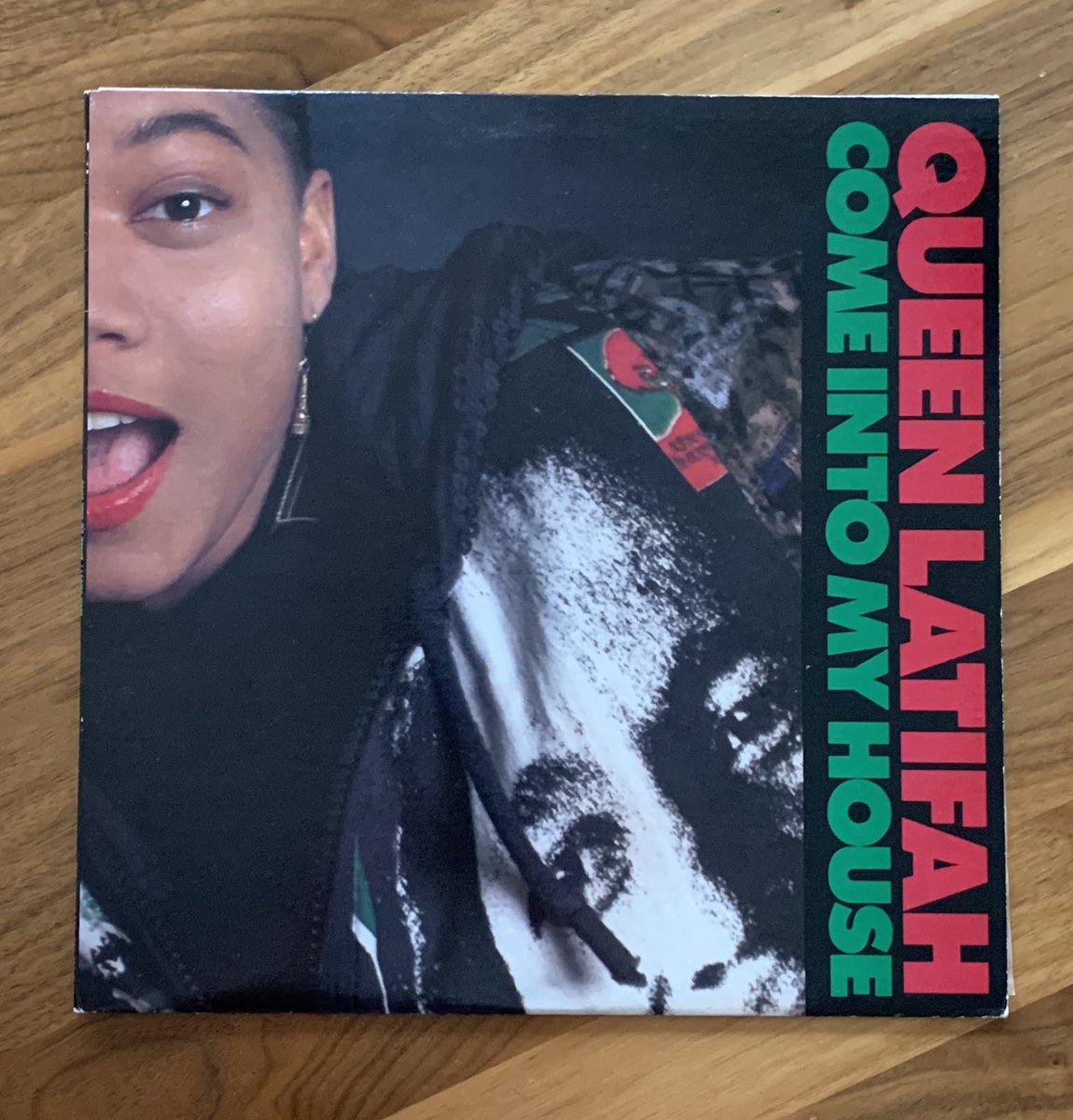8oslady's tweet photo. #Rap50Challenge

A crown jewel in my collection👑 one of the many artists that grew my 4ever love of #hiphop❤️‍🔥

🎶Hip-hop house, hip-hop jazz, with a little pizzazz
From the queen, the Queen of Royal Badness…❤️🖤

🎤Queen Latifah
🎶 Come Into My House
https://t.co/R4X9iJJRmT https://t.co/LT0LqTw9cG