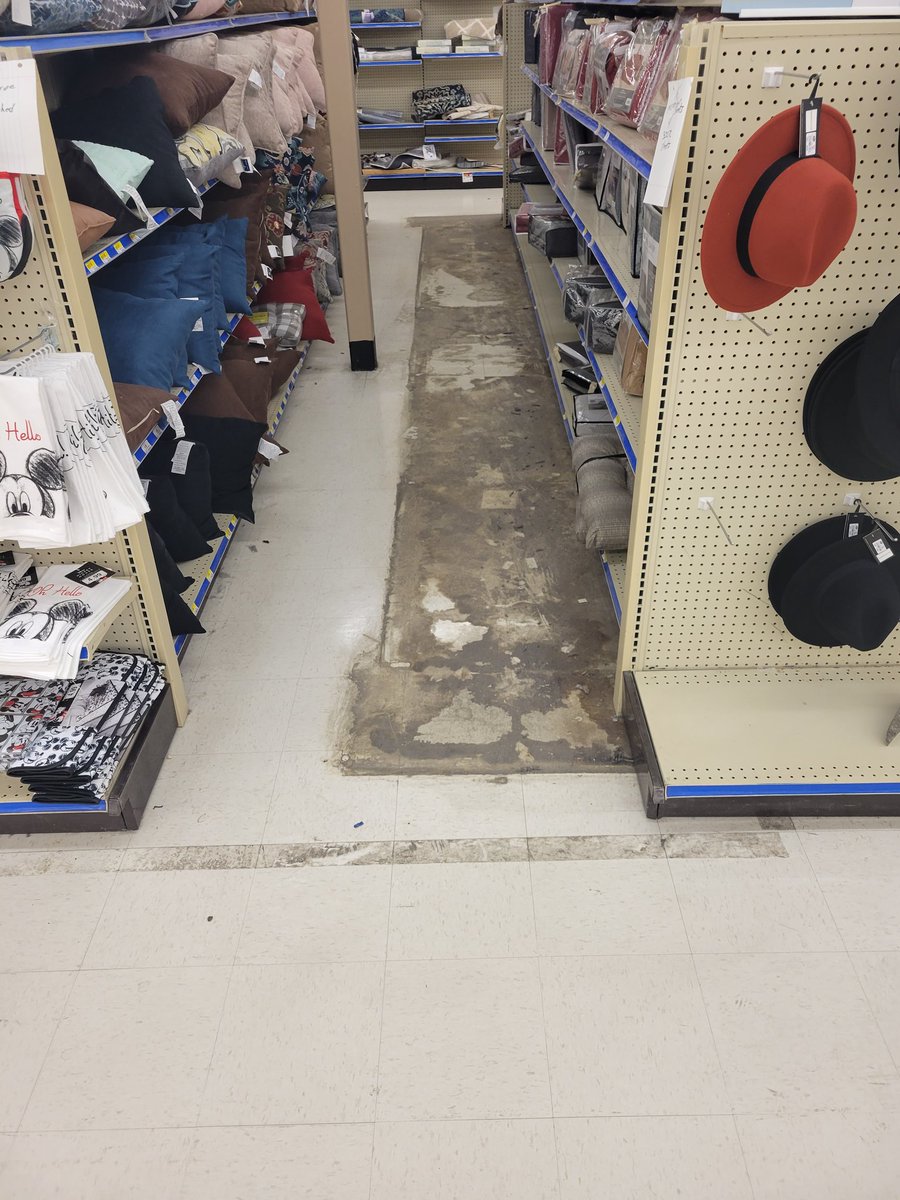 tpiwins216's tweet photo. Before and after! #smartclean #stripandwax https://t.co/7i40bYtnv0