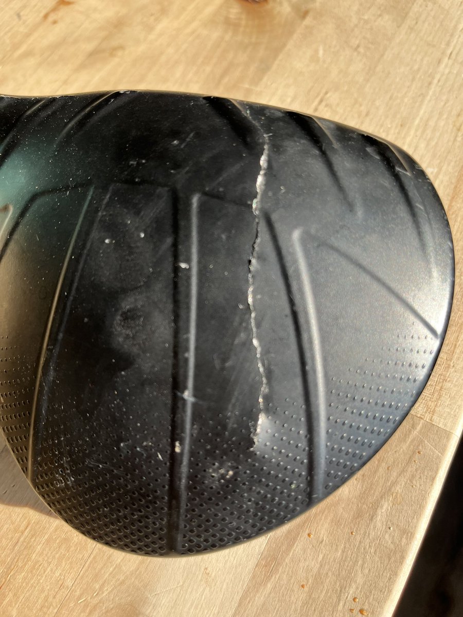 gh65721's tweet photo. @JohnKSolheim 
I bought this G400 driver on eBay around a year ago.  You can see it is lightly used by the pic of sole. Catastrophic crown failure, your customer service department will not do anything.  Very disappointing!  Please help! https://t.co/m2b89yEbOO