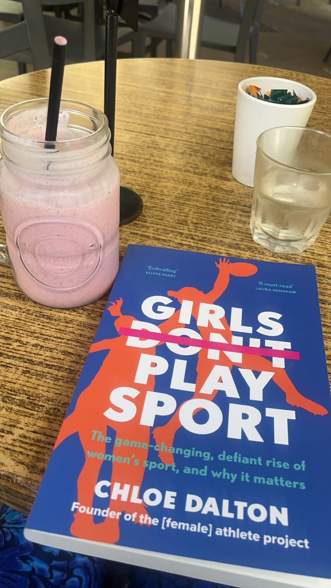 Final couple of days in Australia before heading back home to the UK! I picked up this book yesterday and recognised the name of the author. Turns out, @ChloeDalton7s interviewed me in Sydney before the #FIFAWWC semi-final! How crazy 🤩