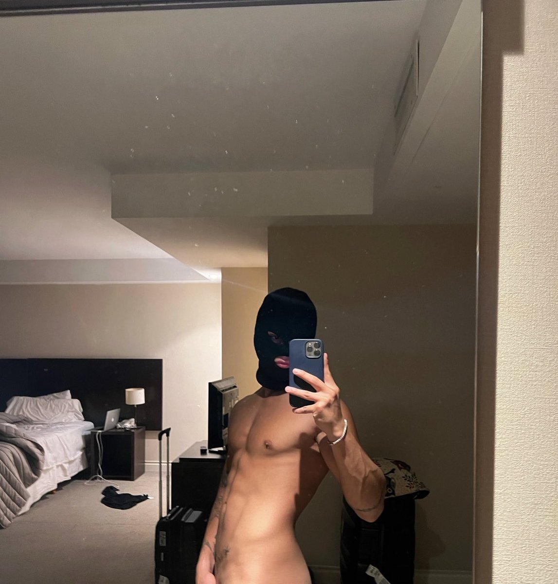 Jerlys_10's tweet photo. 🤤🤤 https://t.co/nzt6TgXiOd
