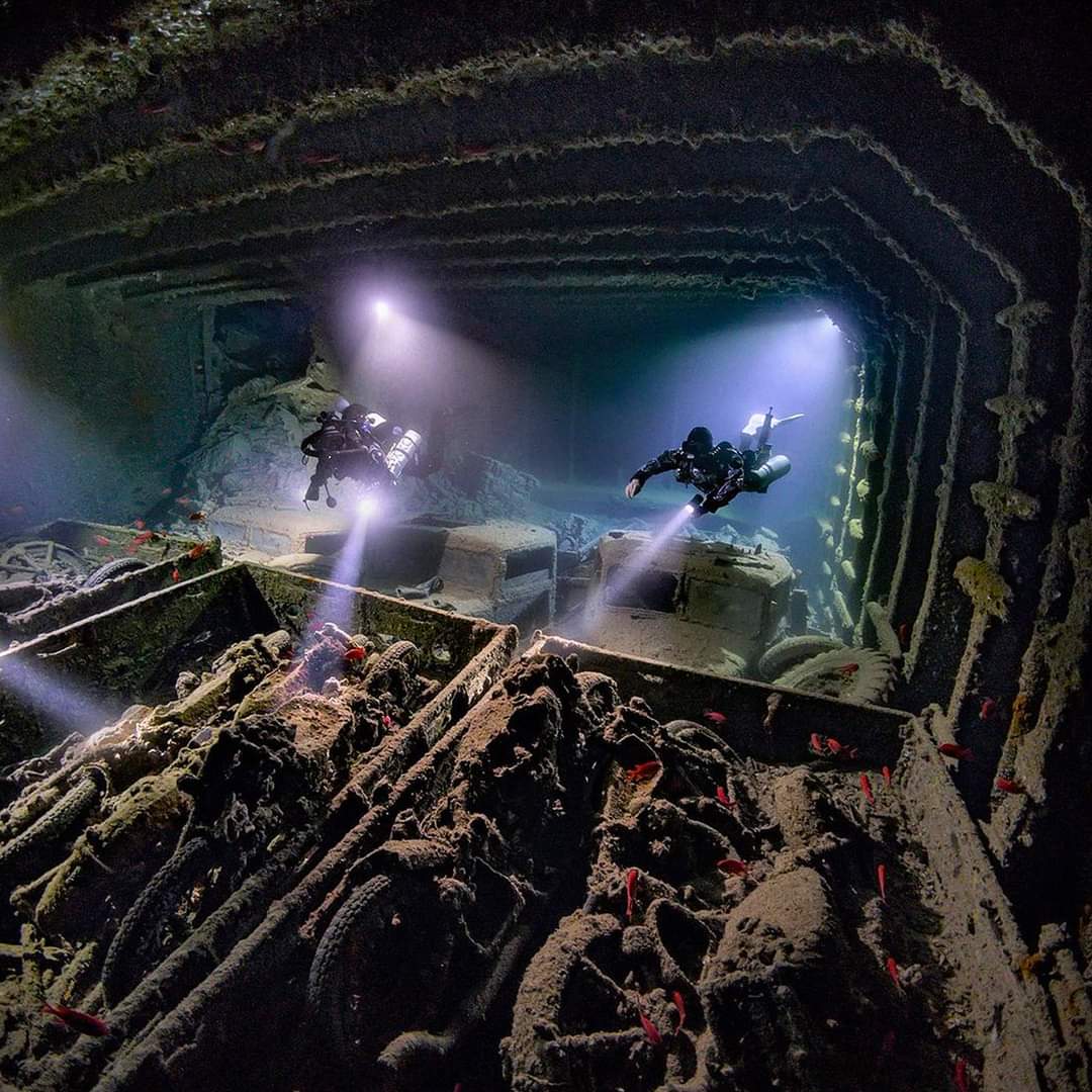 ⚓ The S.S. Thistlegorm. Sunk in 1941 by a German Heinkel HE 111 and rediscovered in the early 1950's by Jacques Cousteau.

Another superb 📷 by: Alex Dawson Photography 

#underwaterworld #blueotwo #godiving #scuba #scubadiving #wreck #navy #shipwreck #dive #wreckdiving