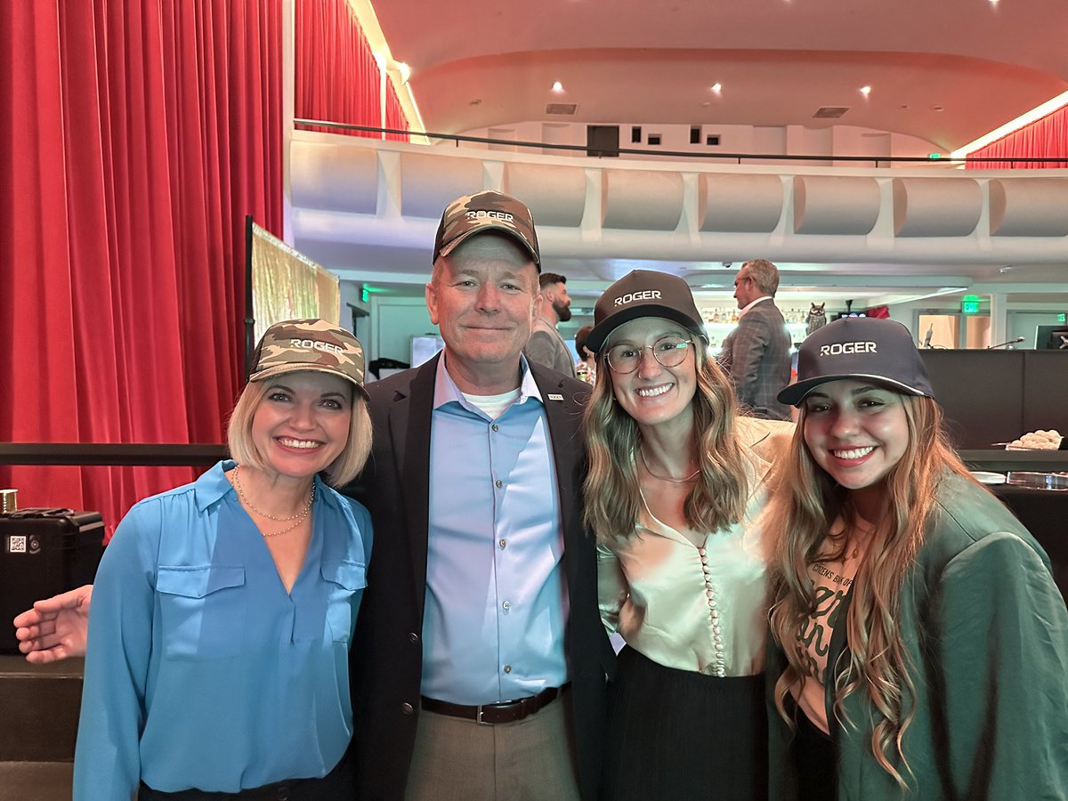 downs_kelsie's tweet photo. Celebrated an incredible team tonight! @CitizensEdmond works hard and cares well for people! Launching @bankonroger is one of our recent accomplishments! I get work alongside incredible people! https://t.co/LL1vQcvvTz