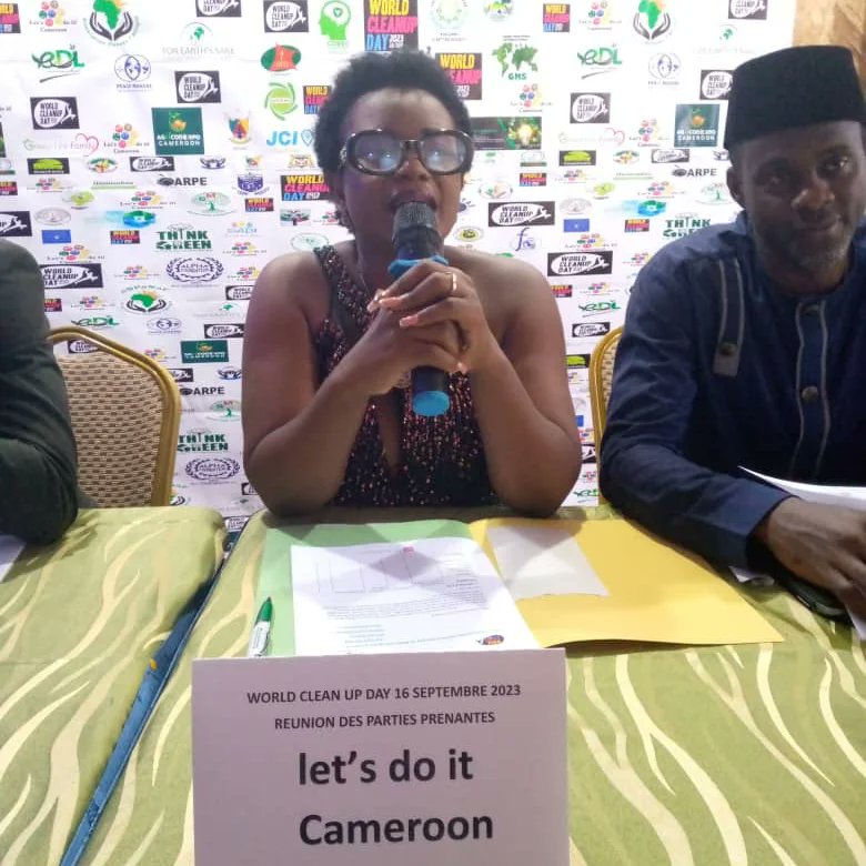 NgangnjohMemuna's tweet photo. World clean up day partners in Cameroon.
@WorldCleanupDay
@NgangnjohMemuna 
@iamcameroon
@jcicameroun 
@mountainhubb 
@REDPlast 
@cnedd https://t.co/ZoaItuP7wZ