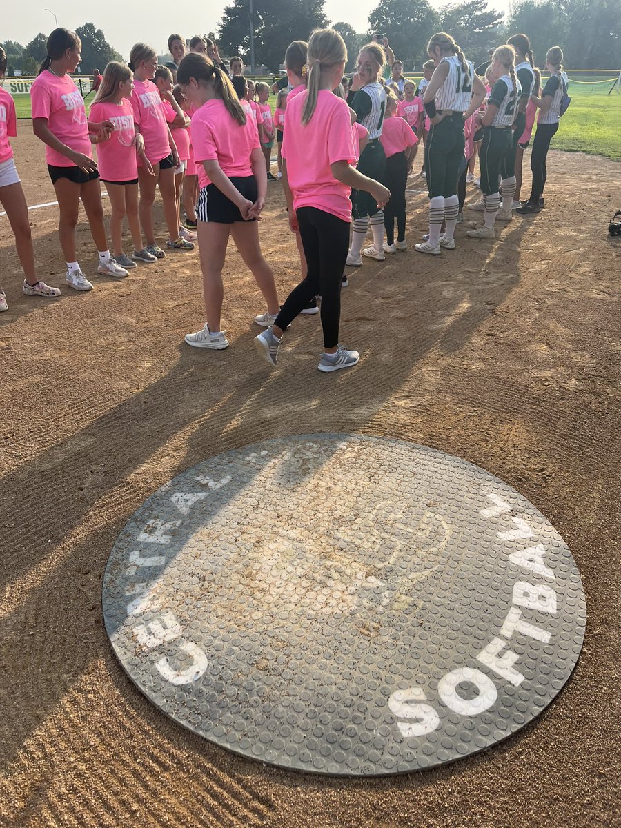 CCBisonSoftball's tweet photo. Nothing better than having our Bison youth softball girls give us a high five before our game.  We had a great time sharing the game we love! https://t.co/WglL6oLwdY