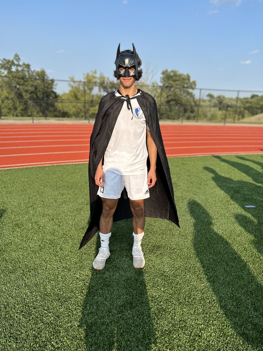 Hawks lose the season opener in a shootout with Fox 5-3.  Congrats to Nick Marchetti on his brace and for being our first #CapedCrusader this season. Also a shout out to Franco Fabbrizzi for getting a goal and an assist in his Hawk debut 🇦🇷