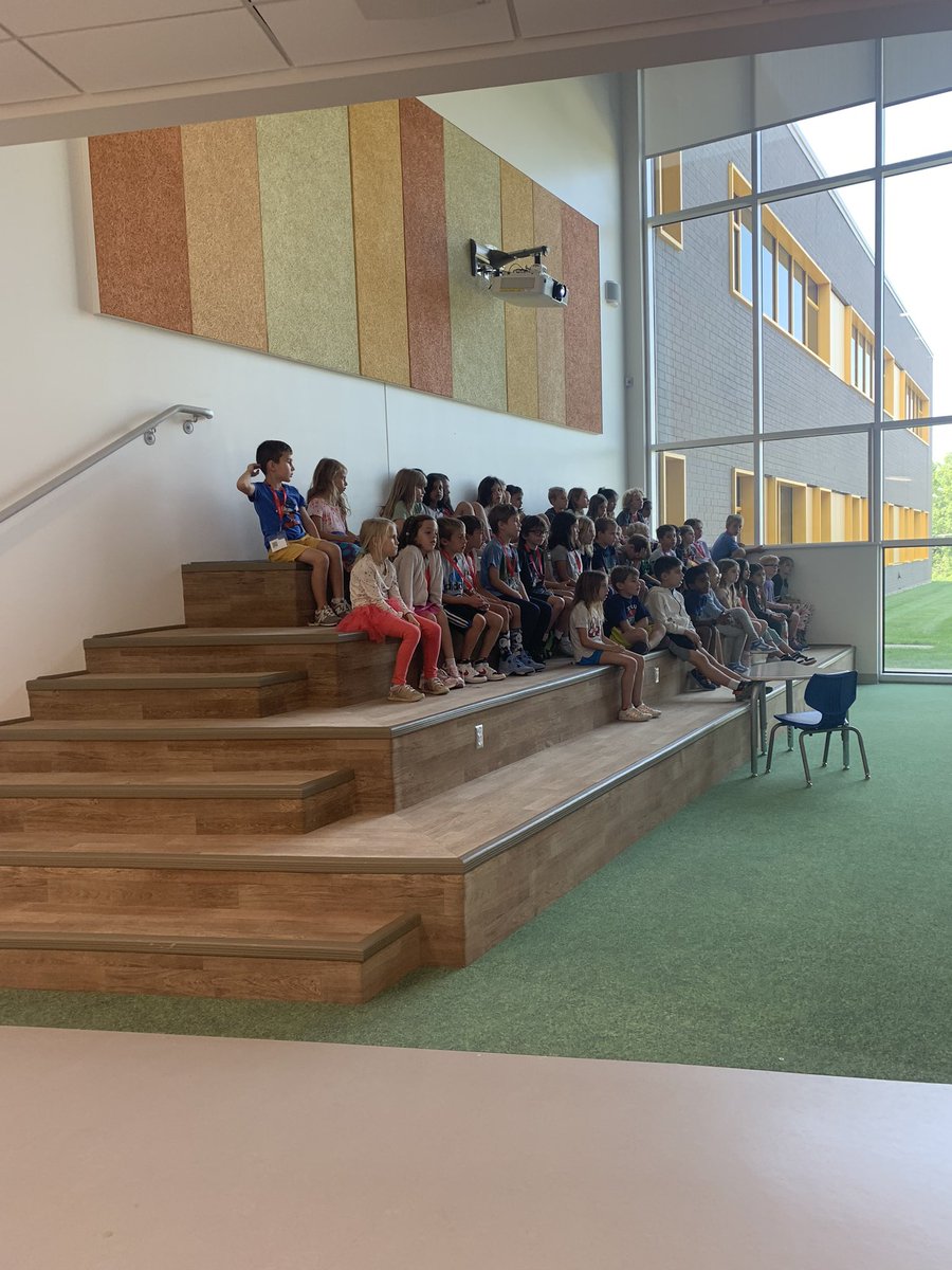 katieedengler's tweet photo. Our learning stairs in action for a co-taught Second Step lesson today! MW has *incredible* spaces for Ss to learn, engage, interact, &amp;grow!

#MWwildcats
#empower95
#bettertogetherd95
#SEL
#flexiblelearningspaces
#innovation https://t.co/XpCtwVdnnU