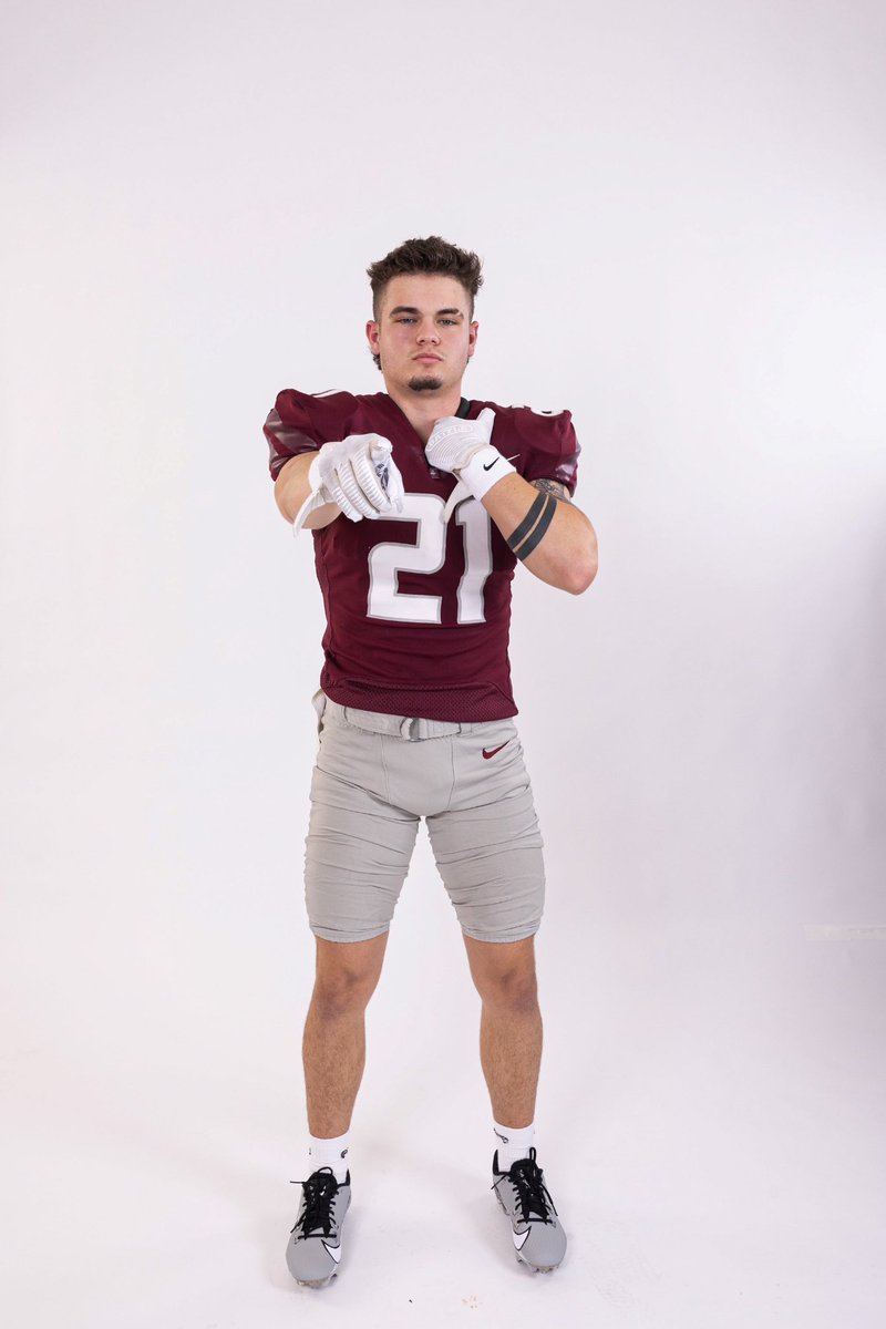 CrossLicht's tweet photo. Let’s get ‘em goin⚔️#AGTG  @CoachWheatley1 @Coach_Perry1 @CoachHDavisFB @BUKnightsFB https://t.co/CMeKpeHwNI