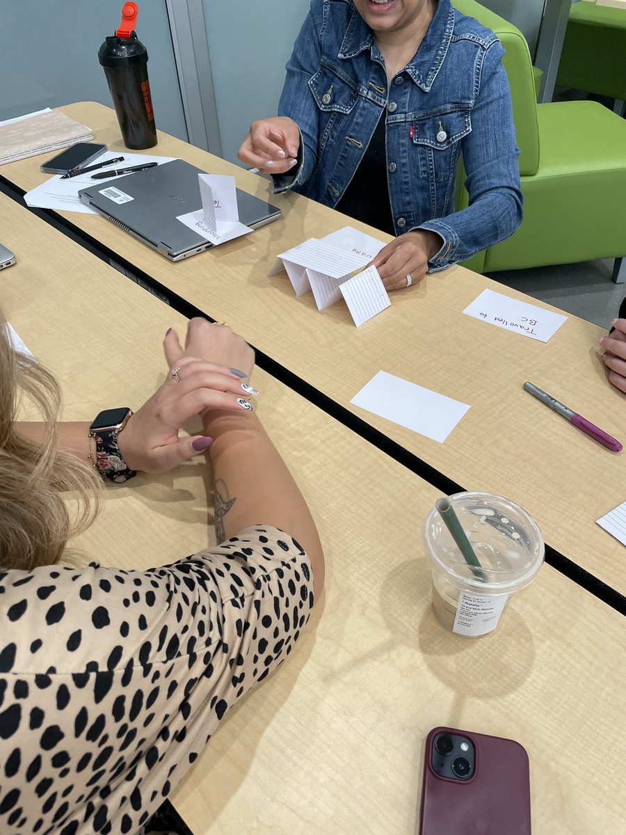 Team building with @prairieskycbe teachers. <a href="/AftenPB/">Aften P-B</a> leads teachers to explore connections, similarities, passions and skill-sets. Then build the tallest tower using these connections. 👷🏽‍♀️👷🏽‍♂️👏🏽✨