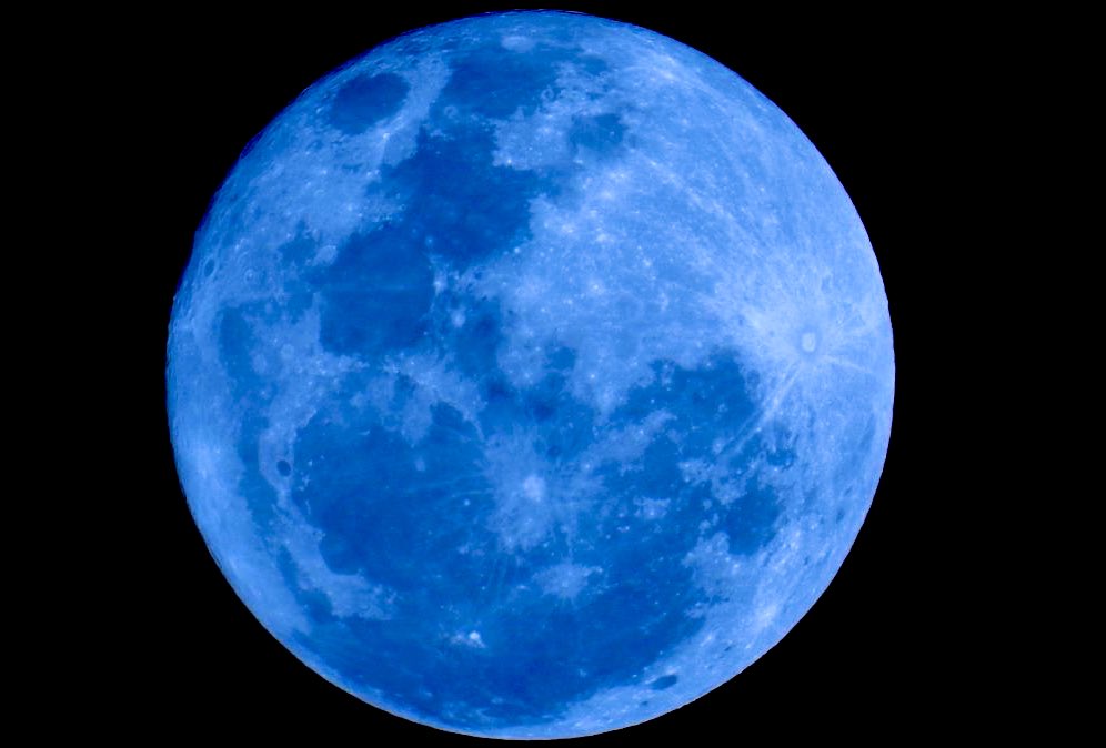 DramaAlert's tweet photo. Super Blue Moon will be seen tomorrow night. (DO NOT MISS IT) 🌚 
Next Super Blue Moon wont happen till 2037. https://t.co/P1yinmGBbx