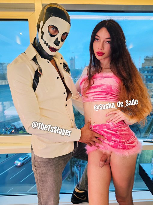 I met @TheTsSlayer... but can you guess who got slayed?   Find out soon on both our 0Fs 😈 https://t.<a class="tags" target="_blank" title="On Twitter" href="/?out=eyJ0eXAiOiJKV1QiLCJhbGciOiJIUzUxMiJ9.eyJpYXQiOjE3MTkyMzQ4NzQsImlzcyI6InR3cG9ybnN0YXJzLmNvbSIsIm5iZiI6MTcxOTIzNDg3NCwiZXhwIjoxNzUwNzcwODc0LCJyZWRpcmVjdF91cmwiOiJodHRwczovL3R3aXR0ZXIuY29tL1RoZVRzU2xheWVyIn0.rF-UmUTdiSPf63z3lvXhc1K3WAxcpUQl9IDpntHvKjQ3iaPrrwaFDV7GpvwivqMPXz0GLOqACJfPnFUKO0d79w">@TheTsSlayer</a>