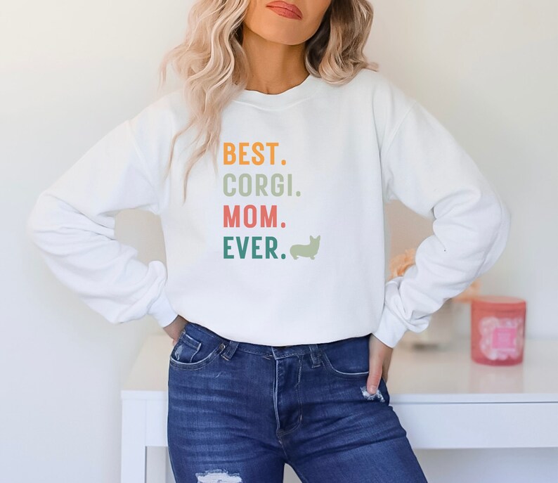 🌟🐾 Elevate Your Wardrobe with our "Best Corgi Mom Ever" Sweater! 
🛍️ Shop now: etsy.com/shop/splootvil…
#bestcorgimomever #splootville #cozycorgi #warmandstylish #corgifamily #proudcorgiparent