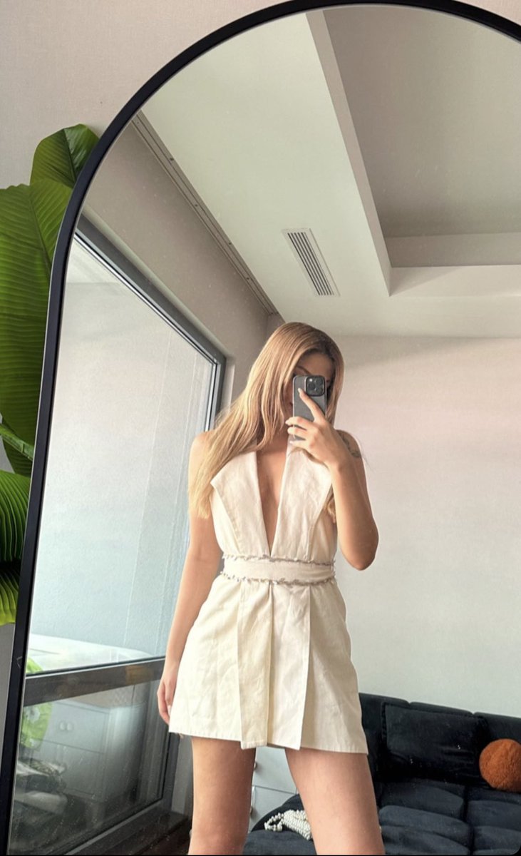 Buraya floodlar vs döşemeyeceğim,ama bu kızın neler yaşadığını bile bile hala üzmeye,kırmaya,linçlemeye,yıkmaya çalışıyorsunuz ya yazıklar olsun size..Etkileşim alırken,beğeniler alırken iyiydi ama dimi? Yazık..
Yüzün hep gülsün ne olursa olsun 🤍 <a href="/aybukeim/">aybüke</a> #AybükeÇangal