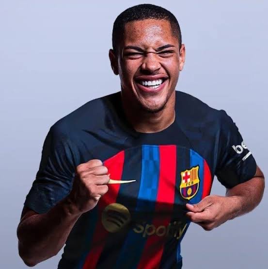 FutbolFarsa's tweet photo. @Araujismoo Yo lo tengo bastante claro https://t.co/0YDUx0WWkT