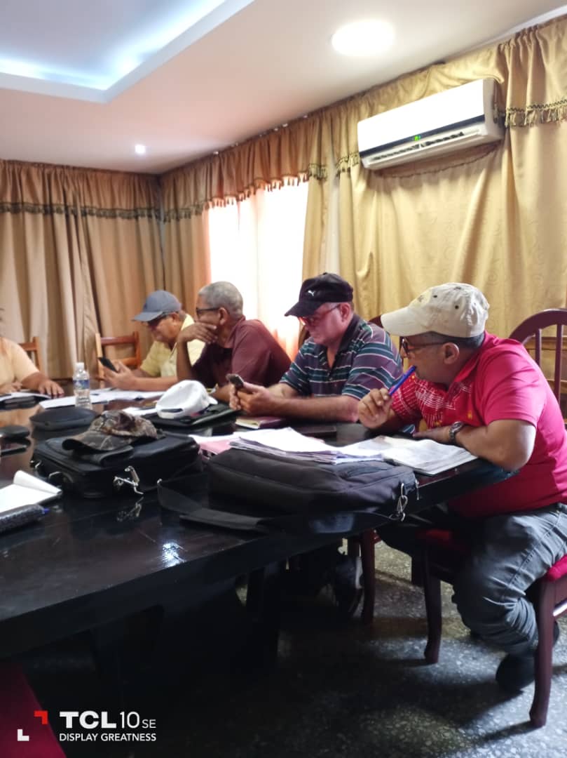 AntonioRdguezR's tweet photo. En el #SubgrupodeAgua, de la Provincia #PinardelRío, evaluamos, la situación #Hidrometeorológica, el incremento en el llenado de los Embalses y cómo recuperar, en el menor tiempo posible el funcionamiento de las Estaciones de Bombeo, por el SEN o Grupos Electrógenos #INRHCuba https://t.co/cDoi5u9ZGE