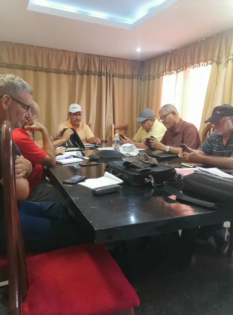 AntonioRdguezR's tweet photo. En el #SubgrupodeAgua, de la Provincia #PinardelRío, evaluamos, la situación #Hidrometeorológica, el incremento en el llenado de los Embalses y cómo recuperar, en el menor tiempo posible el funcionamiento de las Estaciones de Bombeo, por el SEN o Grupos Electrógenos #INRHCuba https://t.co/cDoi5u9ZGE
