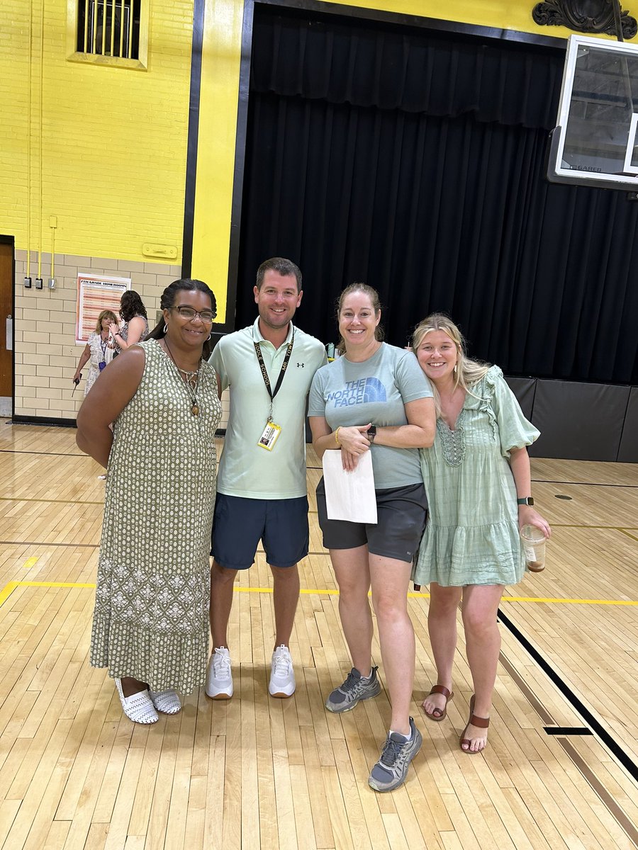 team 6 twinning 💚💚