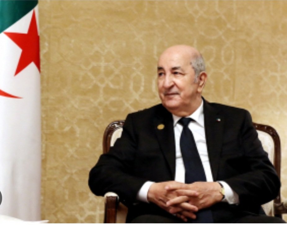 MLamineH's tweet photo. L'Algérie n'a jamais résolu un problème africain.
Et dès qu'elle s'agite, c'est pour aggraver la situation. 
Il faut définitivement se débarrasser des algériens dans les problèmes africains. https://t.co/fVIg5uh1ED