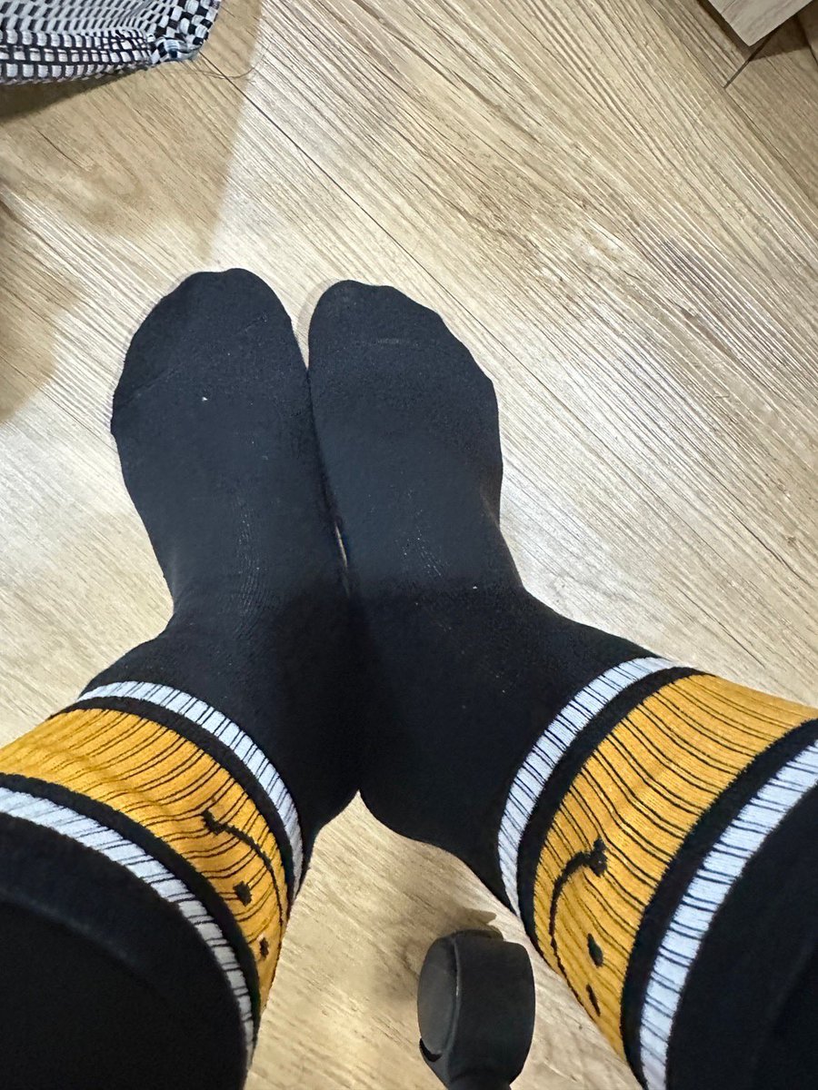 hsulisa0709's tweet photo. 今日原味襪

用微笑來代替今天美好的天氣
有想購買原味商品的哥哥歡迎找妹妹購買唷☺️☺️😊
妹妹快開學了，需要賺一點零用錢

#開學季 #原味商品 #原味商品販售 #原味內衣褲 #原味定制 #原味棉袜 #原味白袜 #原味絲襪 #原味賣家 #原味内内 #色色影片 https://t.co/iiO4klwJga