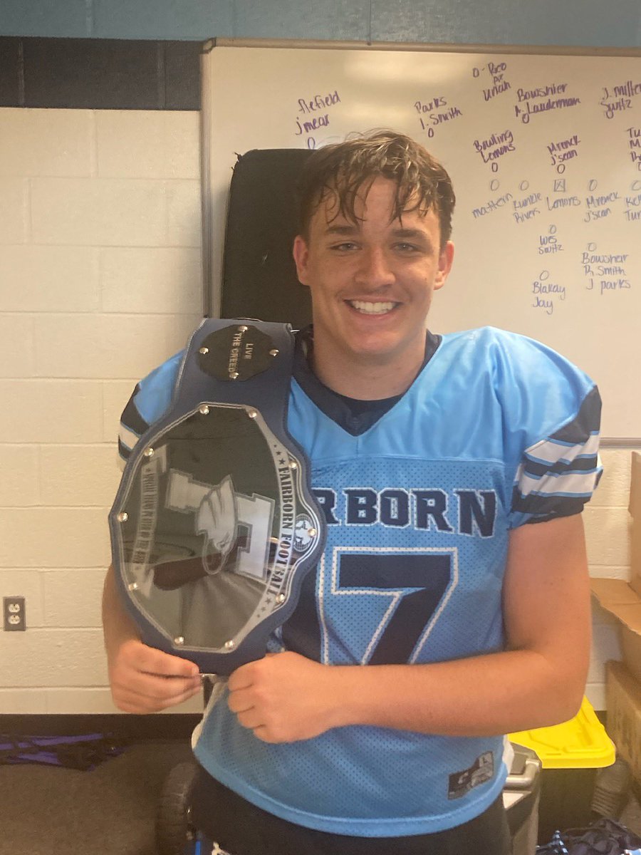 FBSkyhawksFBall's tweet image. Special teams player team player of the week Cayden Osborne averaged 35 yards a punt and a 53 yarder that flipped the field that benefitted the Fairborn defense before halftime! #LiveTheCreed 🦅💪🏻